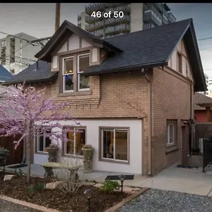 New! Private Cap Hill Carriage House Holiday home